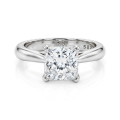 Iris - solitér s moissanitem v brusu princess | My Moissanite